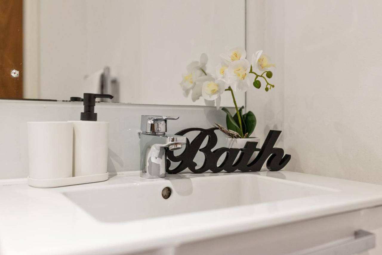 40 Percent Off Long Stays - City Centre - Close To Bullring - Suitable For Business, Families, Relocations And Leisure - Eastgate L Free Wifi I Birmingham Bagian luar foto