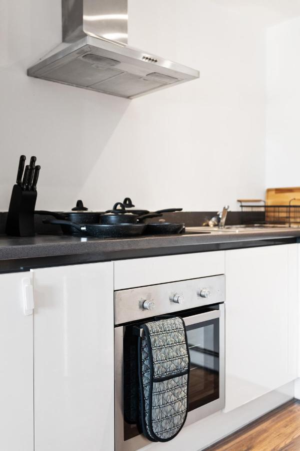 40 Percent Off Long Stays - City Centre - Close To Bullring - Suitable For Business, Families, Relocations And Leisure - Eastgate L Free Wifi I Birmingham Bagian luar foto
