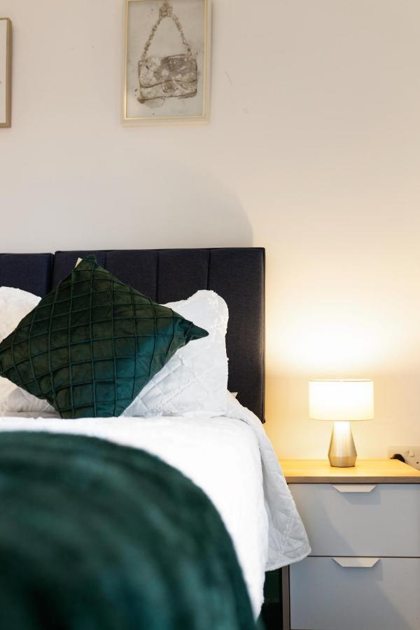 40 Percent Off Long Stays - City Centre - Close To Bullring - Suitable For Business, Families, Relocations And Leisure - Eastgate L Free Wifi I Birmingham Bagian luar foto
